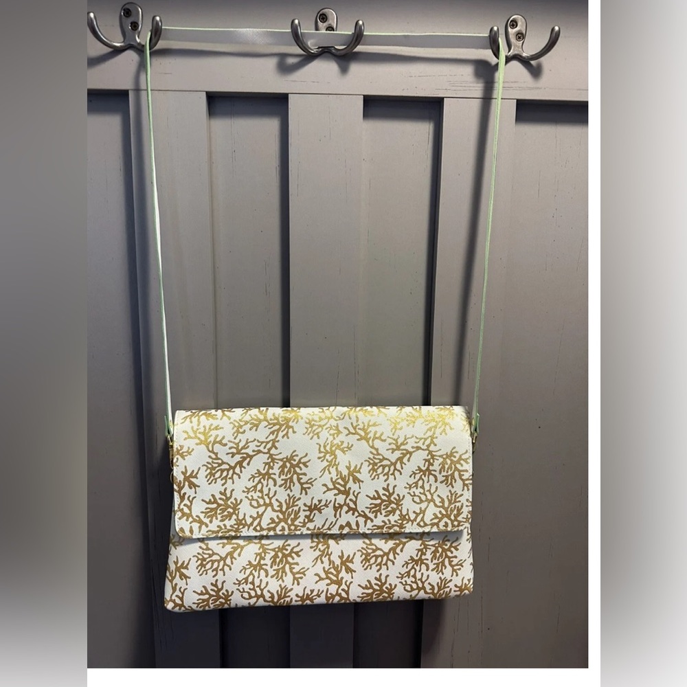 Top It Off Clutch Purse in a gorgeous gold and white coral design